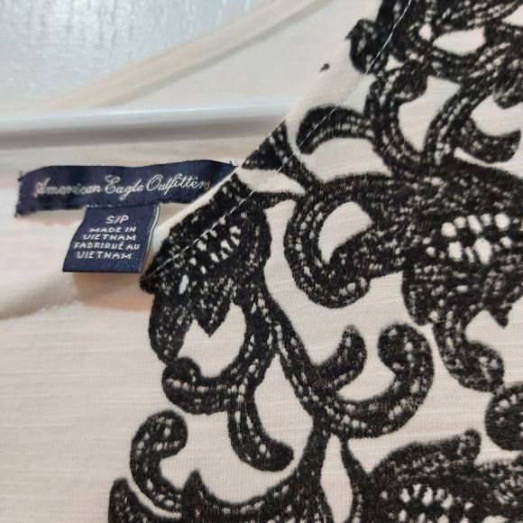 NWOT American Eagle outfitters, Small 4/6, Black&White. - Picture 2 of 4